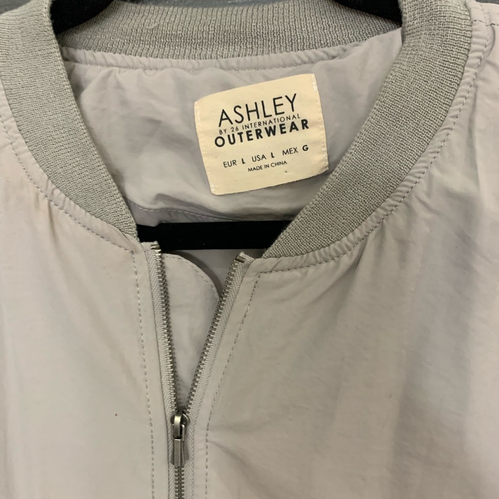 Lightweight Gray Jacket - image 6